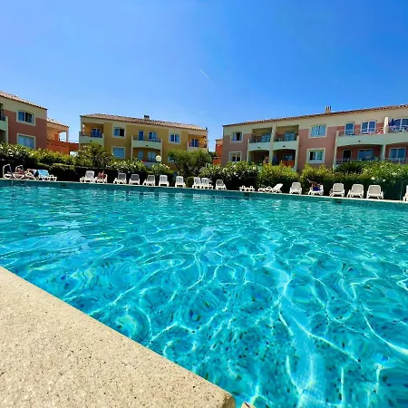 Апартаменты Appartement Charmant Roquebrune 35M² Piscine Partagee *
